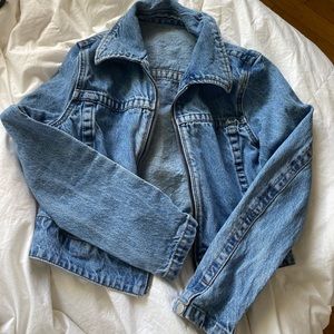 adorable zippered jean jacket